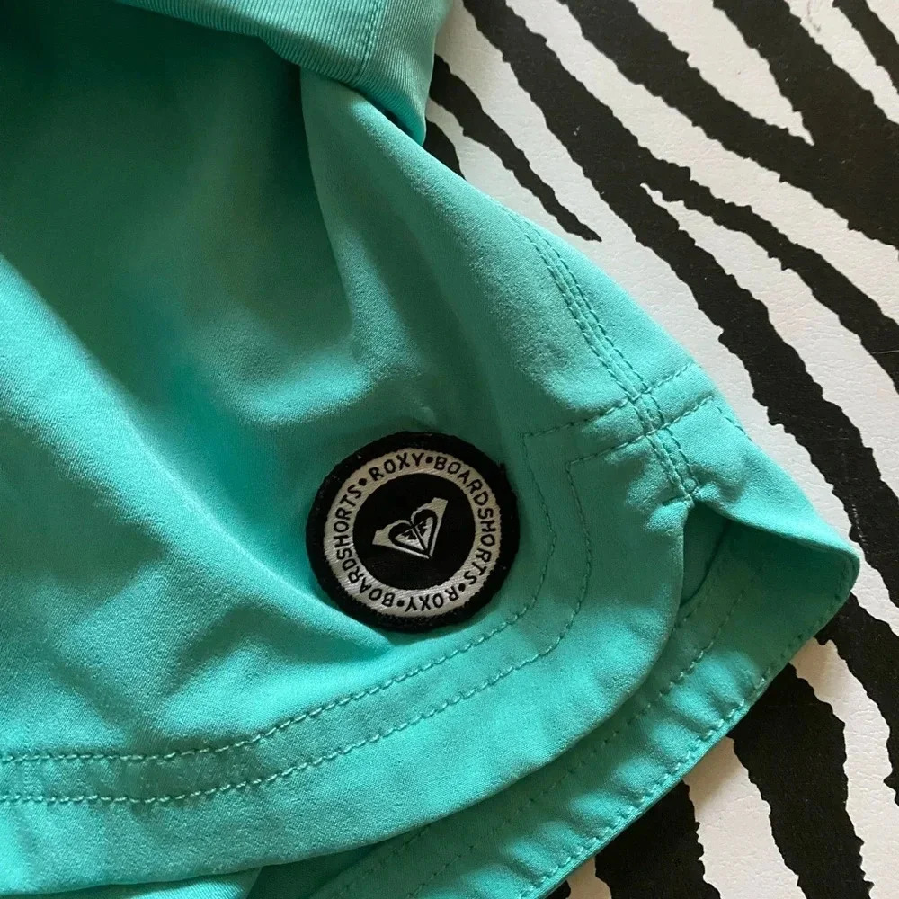 Roxy board shorts new without tags - Picture 2 of 6